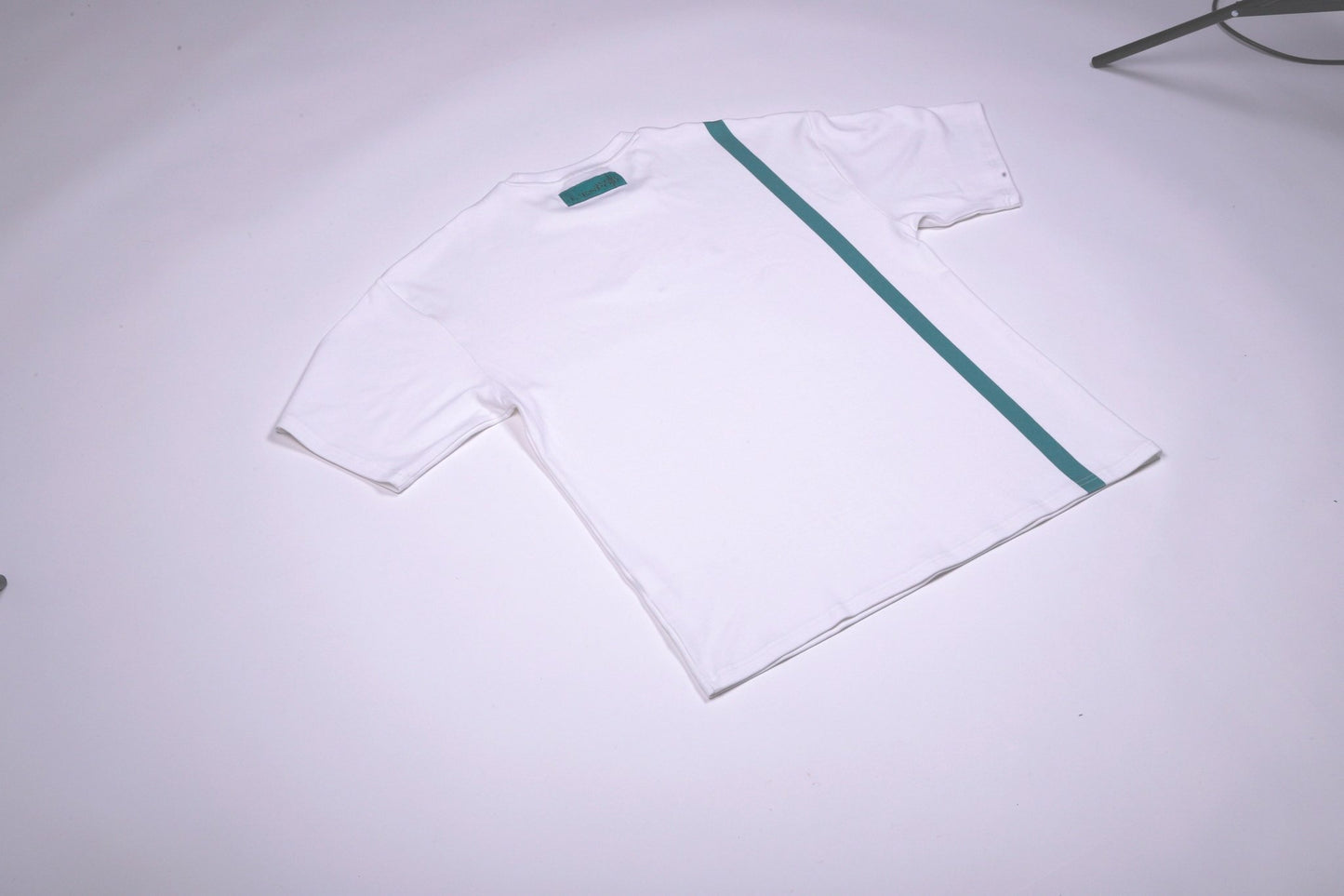 Avoir Unisex White T-Shirt - Oversized - Avoir L'espoir